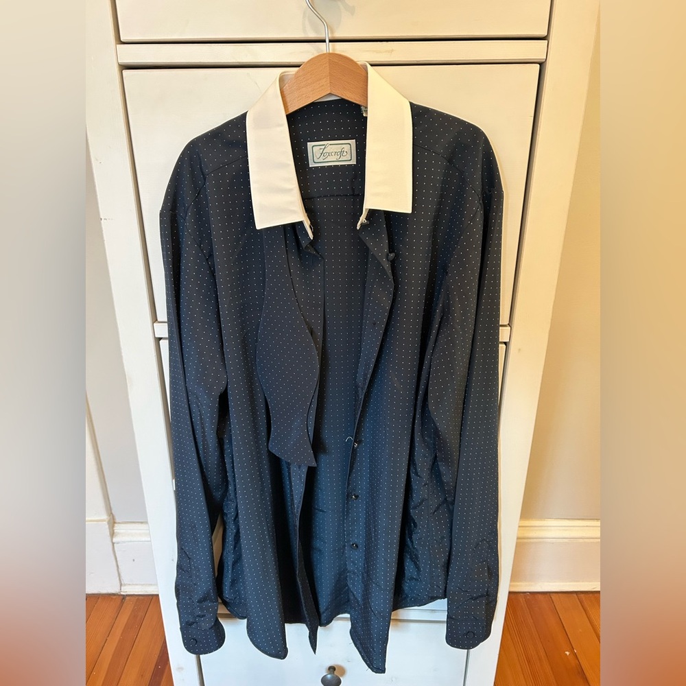 Foxcroft women’s button-up blouse, size 12 navy polka dot with removable bow tie - Picture 2 of 10